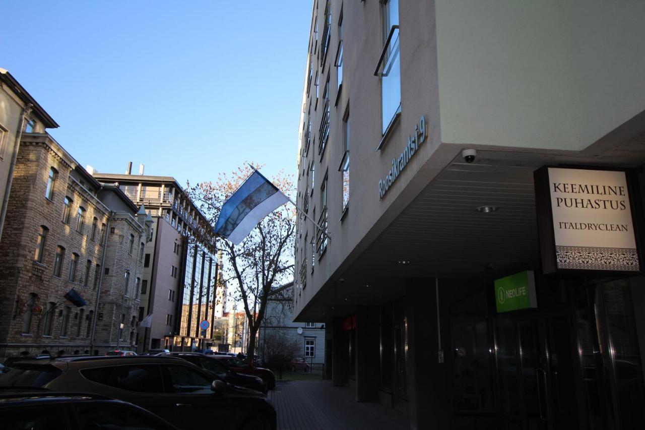 Tallinn City Apartments Roosikrantsi Bagian luar foto